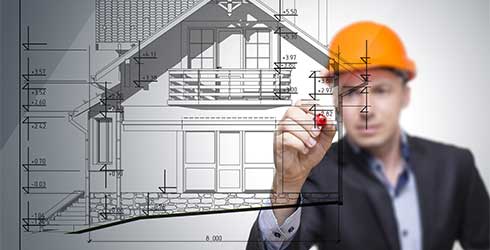 Ingegnere che disegna